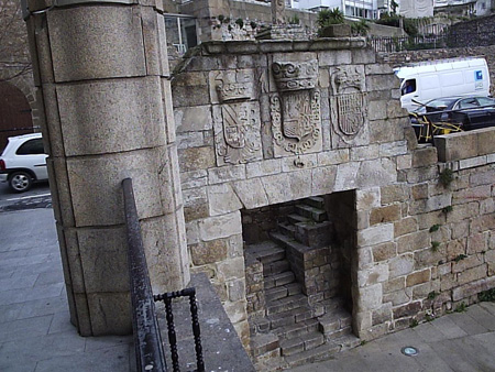 Puerta medieval